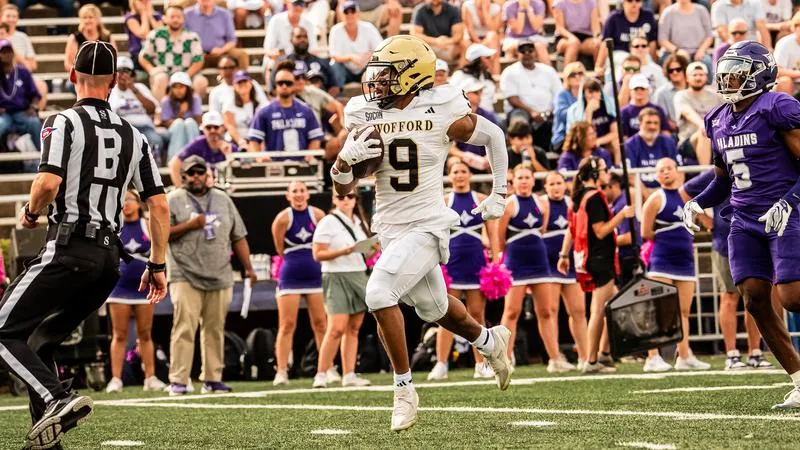 Football Uses Big Plays to Win 32-25 At Furman