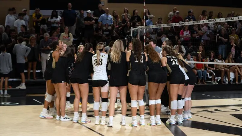 Volleyball Earns Straight-Set Win to Secure Series Sweep Over UNCG
