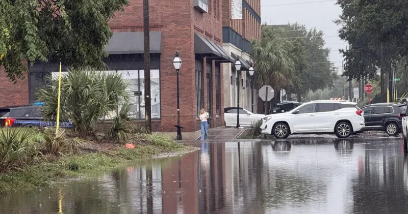 Rainfall breaks 130-year-old record in downtown Charleston. And it's still coming.