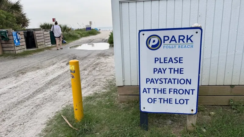 Folly Beach to weigh ordinance requiring clear parking rate signs at Monday meeting