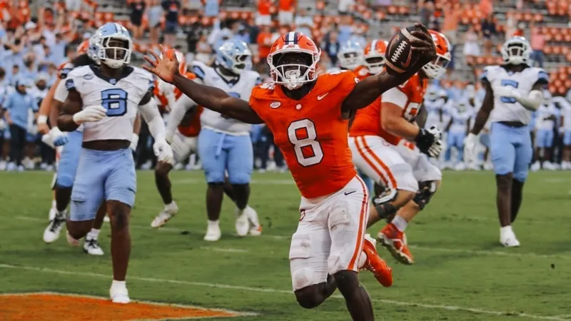 Clemson storms out of delay to 28-20 comeback victory over North Carolina