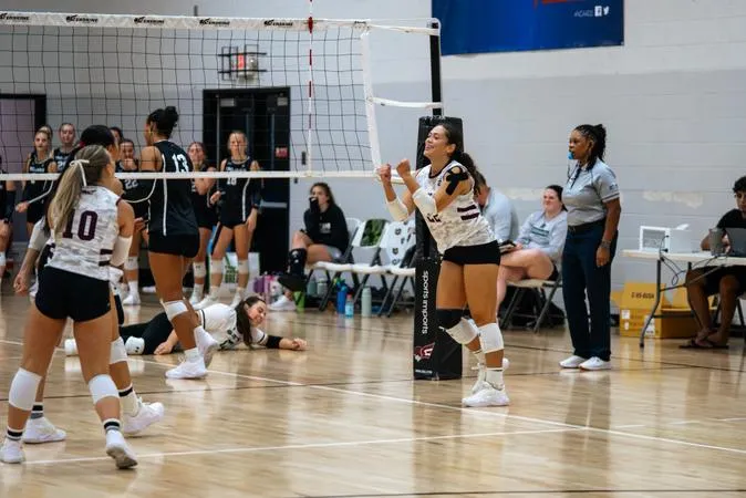 Erskine Women's Volleyball | Fleet roll past Clinton for third straight win