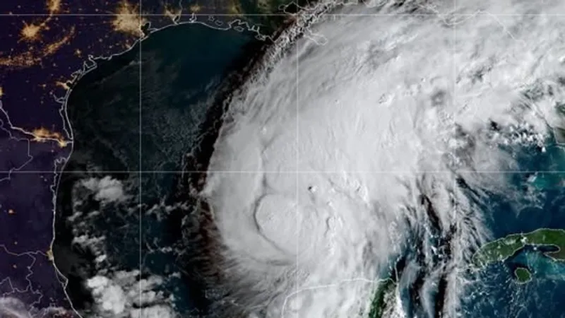 Isaias strengthens in Gulf, bringing heavy rain threat to area this weekend