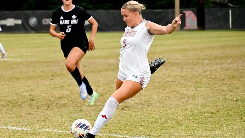 Women's Soccer Falls to Mars Hill, 4-0