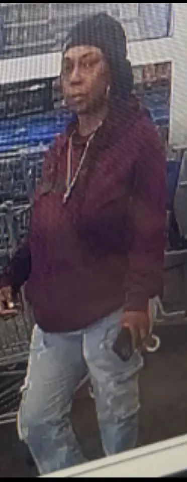 Orangeburg Co. deputies need help identifying two people accused of shoplifting