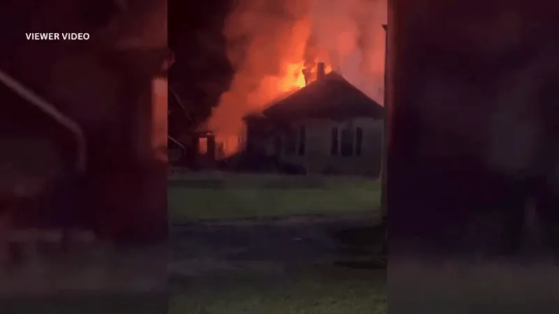 Family escapes Marion house fire safely, neighbors say
