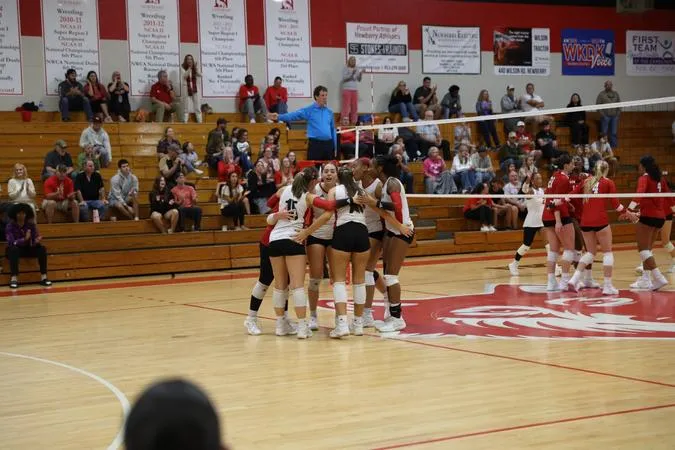 Women's Volleyball Drops Five-Set Thriller