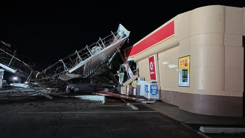 'It was shaking buildings': Isaias damage emerges across Pensacola