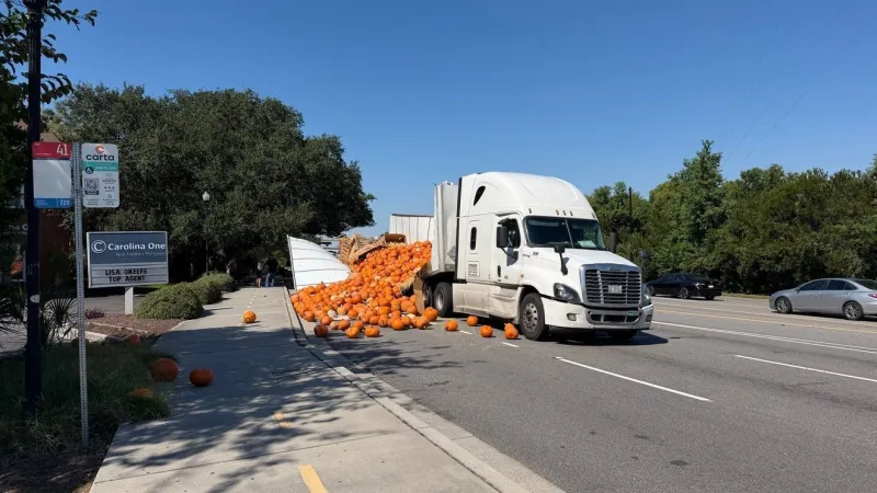 Pumpkin spill blocks portion of Coleman Boulevard in Mount Pleasant, police says