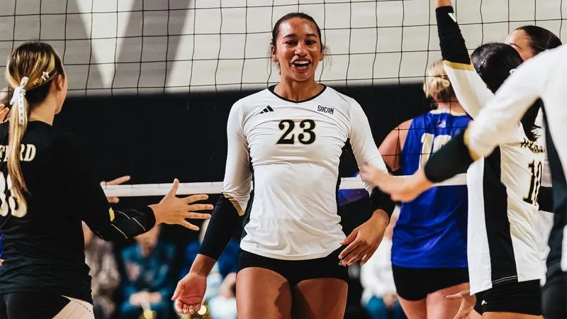 Volleyball Falls in Five Sets at ETSU