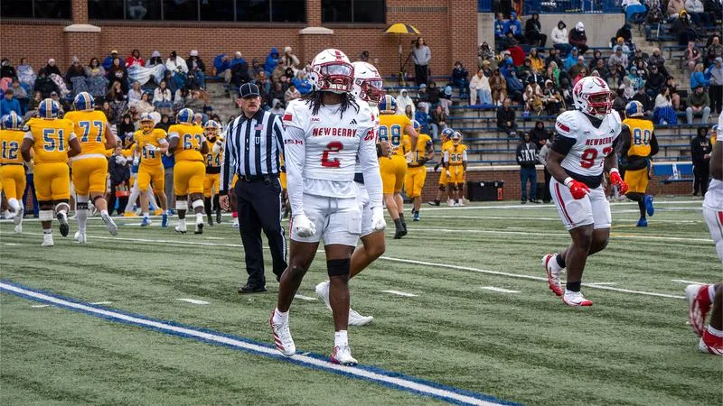 Wolves Take Down Mars Hill 20-7, Climb to Second in SAC Standings