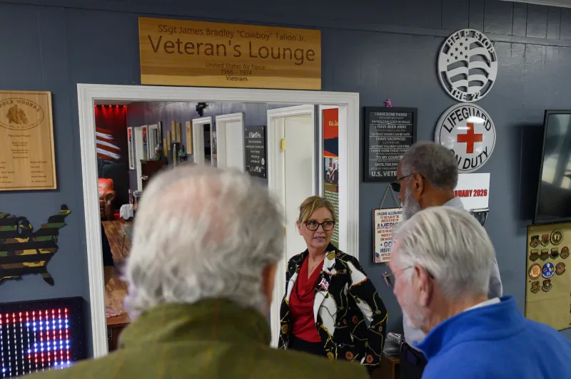 Sen. Graham visits Sumter for tour of veterans assistance facility