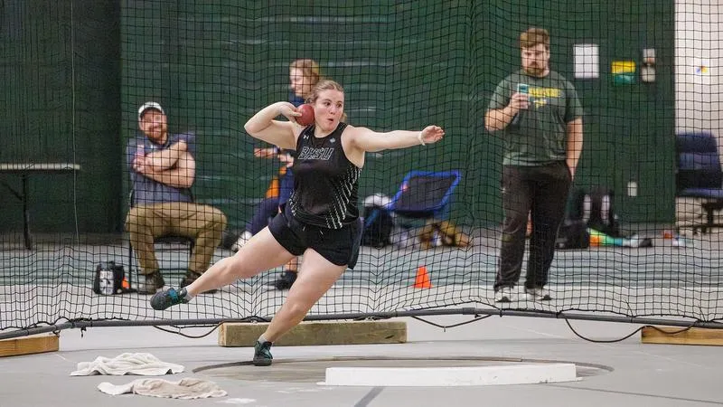 Goddard, Sullivan Notch Top-10 Program Marks in UMary Last Chance