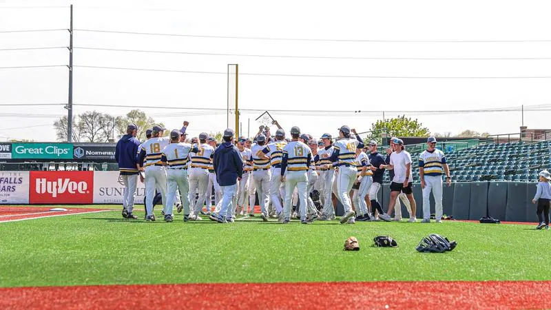 Baseball Earns Fifth Seed in NCAA Central Region Tournament