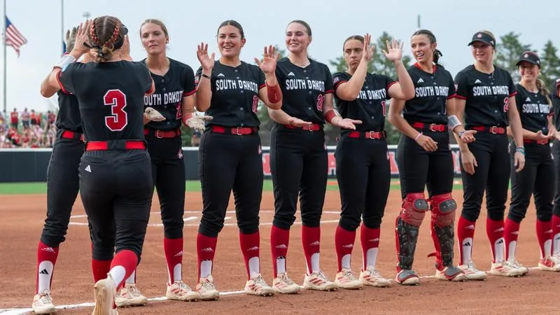 Yotes Crack into Softball America's Mid-Major Top-25 Poll