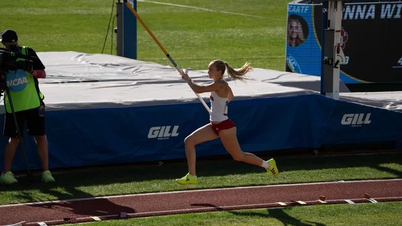 Willis, Mlla set records at NCAA Championships Thursday