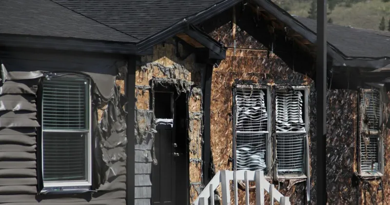 Update: Manufactured homes burn in Black Hawk