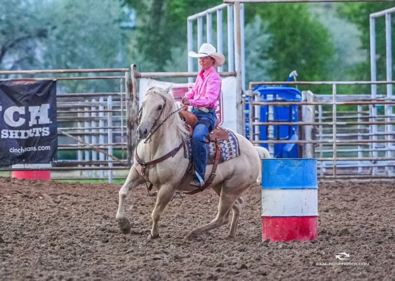 'Just gotta work through it' -- Wyoming cowgirl overcomes muscular dystrophy to compete in the arena