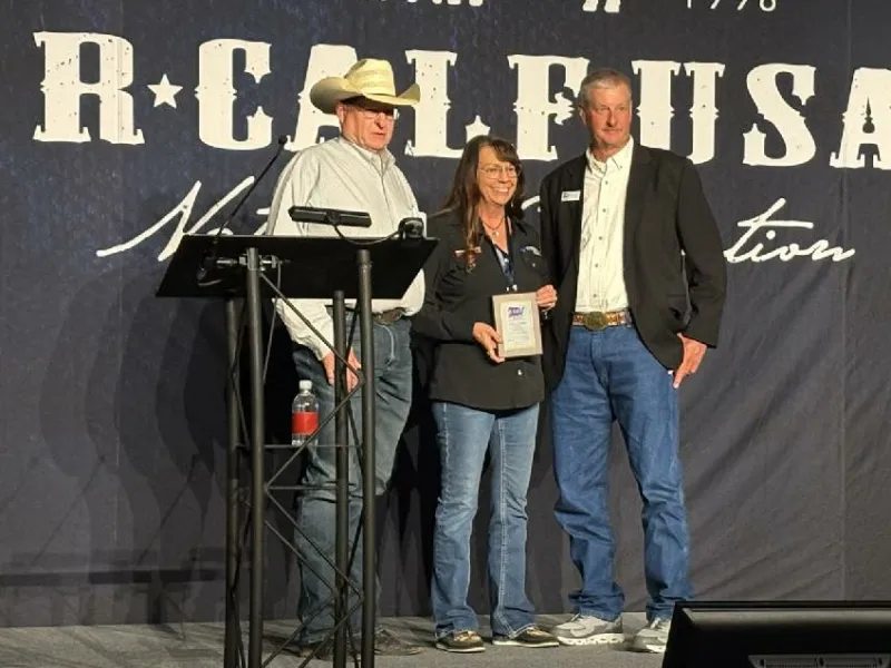 R-CALF honors Tri-State Livestock News with Legacy Business Award
