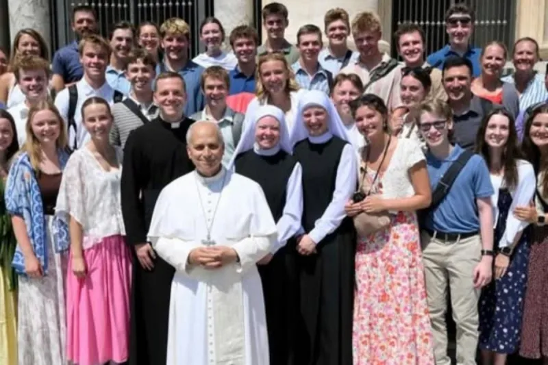 Sioux Falls O'Gorman Students Have Rare Meeting With Pope Leo