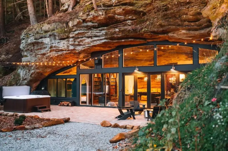 20 Unique & Unusual Midwest Homes You Can Rent on Airbnb [GALLERY]