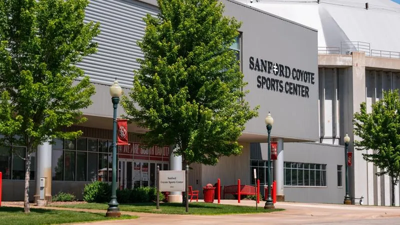 South Dakota Finishes Top-100 in LEARFIELD Directors' Cup Standings