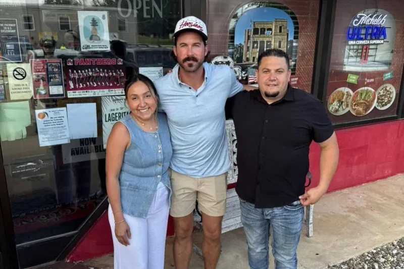 Country Star Riley Green Stops at Local Iowa Mexican Restaurant