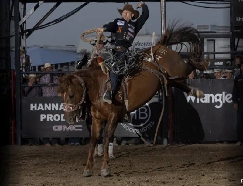 Zeke Thurston wins fourth Hardgrass Bronc Match title