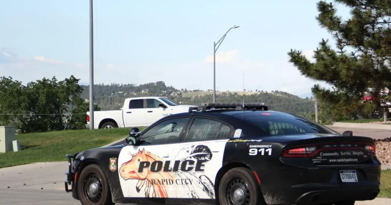 Two teens arrested on alcohol charges after East Knollwood Drive gunshot call