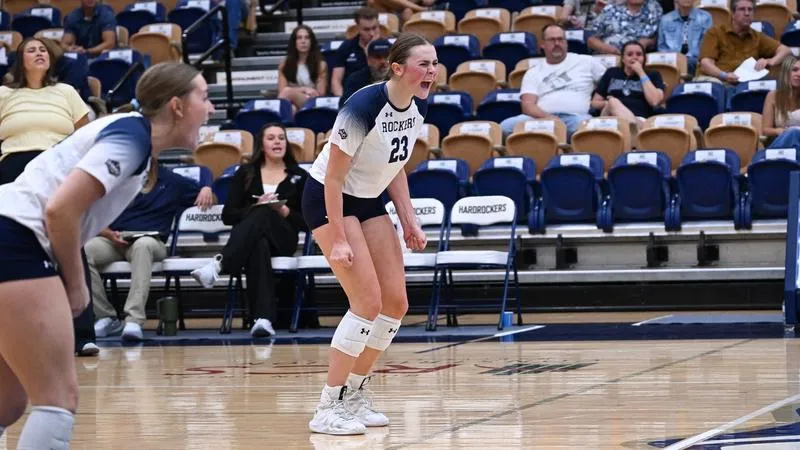 Volleyball Sweeps Golden Eagles and Eagles at King Center
