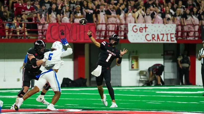 Yotes Make Statement in Season-Opening Rout of Central Connecticut State