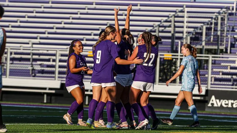 Dominant Home Opener Delivers Janssens' First Win at USF