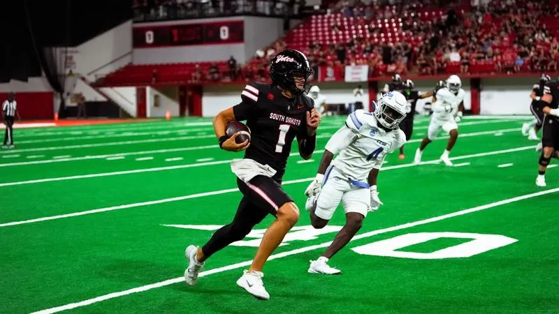 Modrzewski Earns National and MVFC Recognition After Debut Start