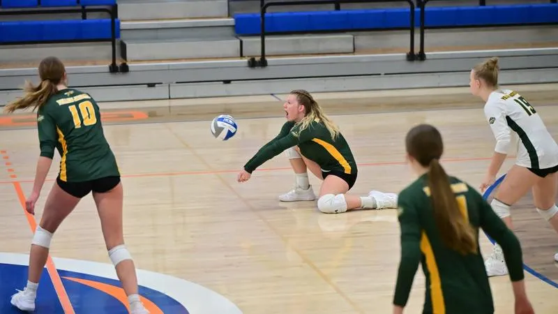Yellow Jackets Fall to #6 Washburn on Day One of Sioux Falls Volleyball Classic