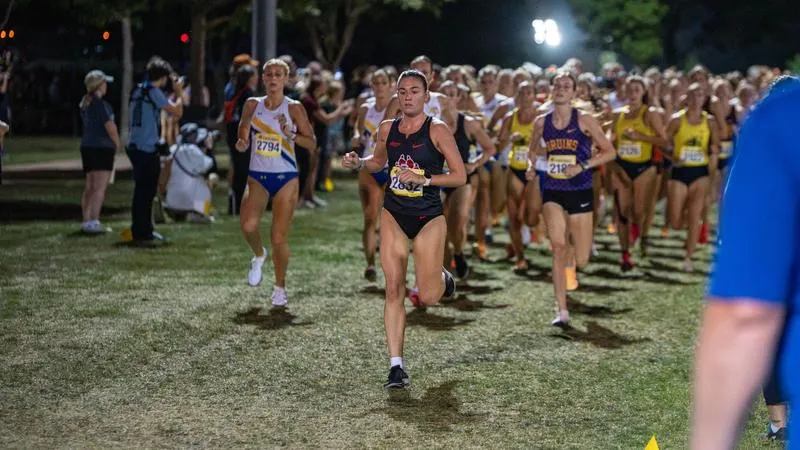 RECAP: Coyotes sweep individual titles, women win team title at Augustana Twilight