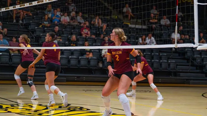 VOLLEYBALL GOES 2-2 ON THE WEEKEND AFTER SPLITING TODAY'S MATCHES