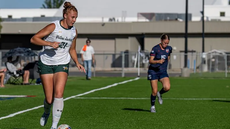 Yellow Jacket Attack Remains Hot in 4-0 Shutout of MSU Moorhead