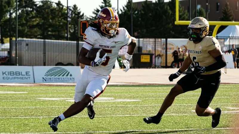 (RV) WOLVES TROUNCE MUSTANGS IN 2026 ROAD OPENER