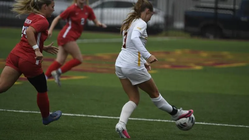 ASSISTS FROM VOSS LEAD TO WIN OVER ST. CLOUD STATE