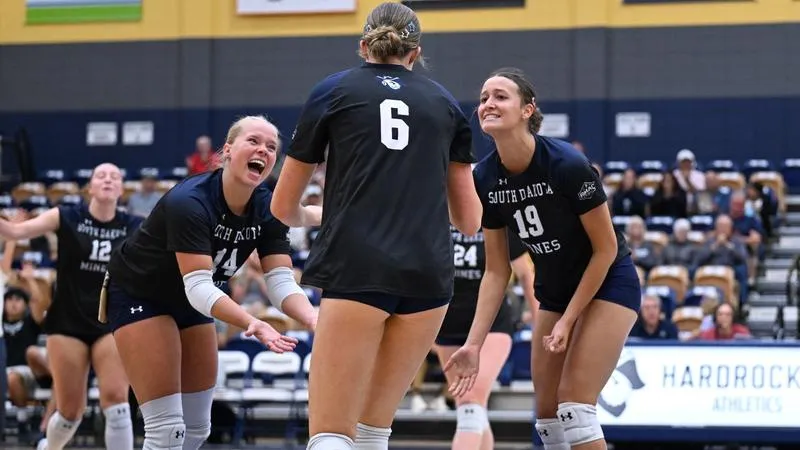 Volleyball Wins at Pueblo for First Time in Program History in Dramatic Fashion