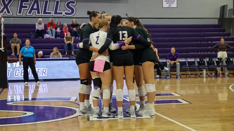 Cougars Battle St. Cloud State in Saturday NSIC Matchup