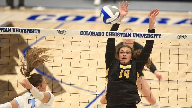 Yellow Jackets Drop Close Four-Setter to Eagles