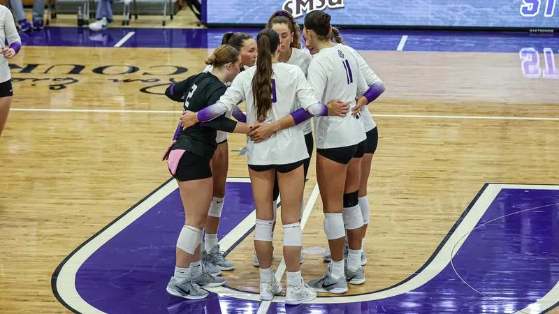 Cougars Push No. 11 Southwest Minnesota State to Five Sets