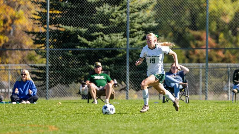 Yellow Jackets Complete Comeback Over Mavericks and Secure Single Season RMAC Wins Record