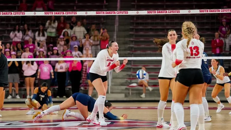 Coyotes hit .454 in sweep of Oral Roberts