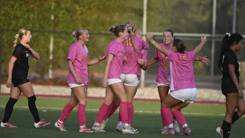 GILBERTSON, MISSMAN SCORE IN WOLVES' 2-0 WIN OVER BEAVERS