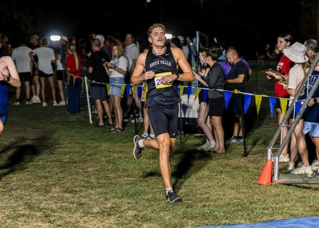 Aho, Klatt Lead Cougars at Dordt Holiday Inn Express XC Invite