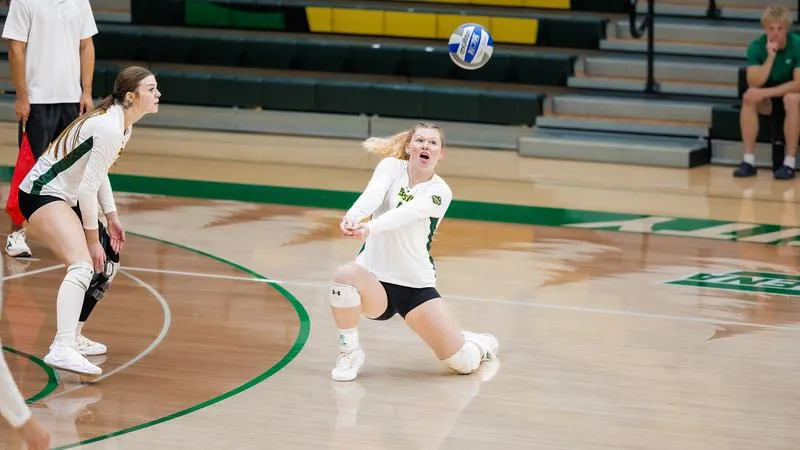 Yellow Jackets Come Back to Beat Cowgirls in Five Sets