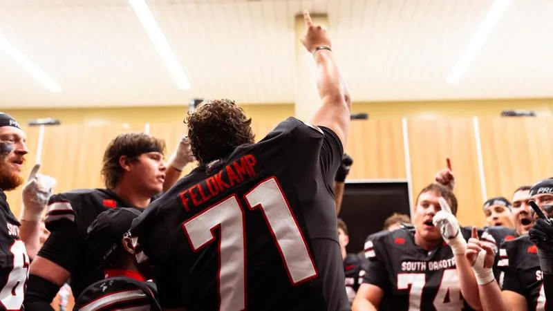 Feldkamp Named MVFC Offensive Lineman of the Week