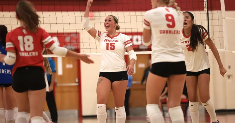 'It's just so fun': Central's Leah Landry enjoying volleyball season after year-long break